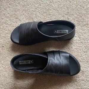 Pikolinos Sandals